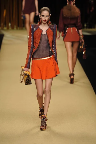 Look 4